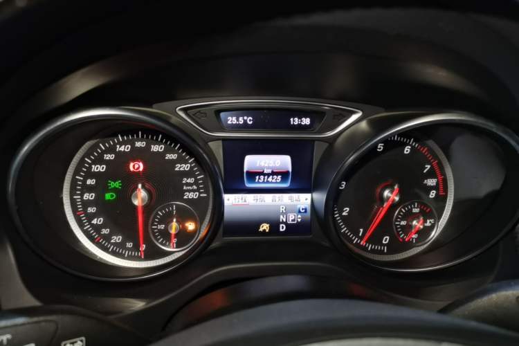 Used Mercedes-Benz GLA 2017 GLA 220 4MATIC Fashion Model Instrument Cluster