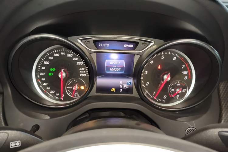 Used Mercedes-Benz GLA 2017 GLA 220 4MATIC Fashion Model Instrument Cluster