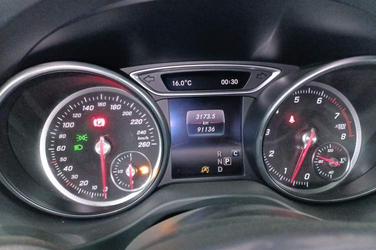 Used Mercedes-Benz GLA 2017 GLA 220 4MATIC Fashion Model Instrument Cluster