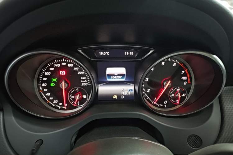 Used Mercedes-Benz GLA 2017 GLA 220 4MATIC Fashion Model Instrument Cluster