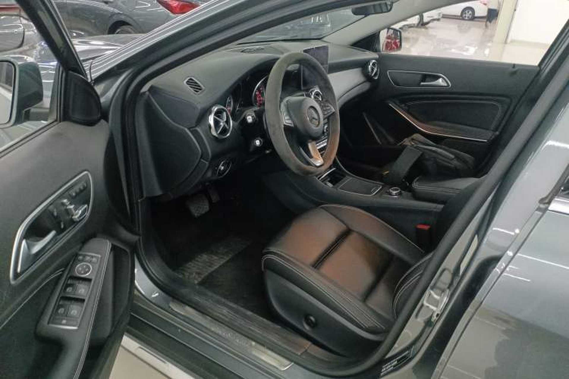 Used Mercedes-Benz GLA 2017 GLA 220 4MATIC Fashion Model Interior 3