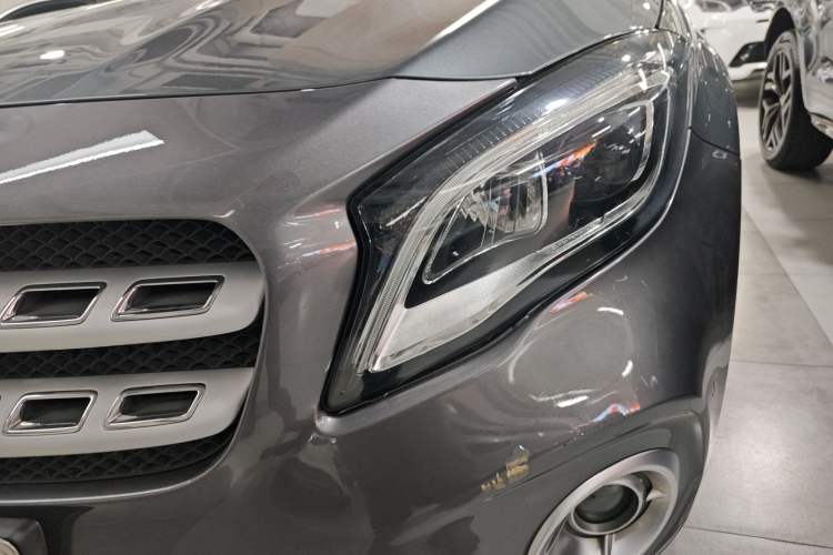 Used Mercedes-Benz GLA 2017 GLA 220 4MATIC Fashion Model Left Front Headlight