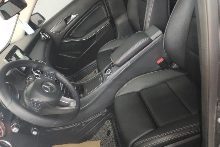 Used Mercedes-Benz GLA 2017 GLA 200 Sport Edition Left Front Seat