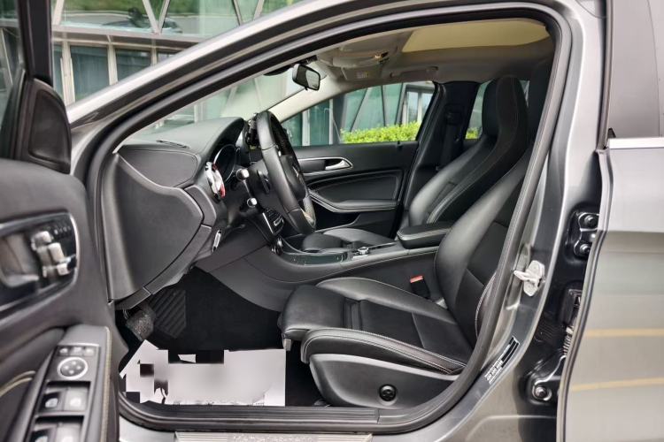 Used Mercedes-Benz GLA 2017 GLA 200 Fashion Model Left Front Seat