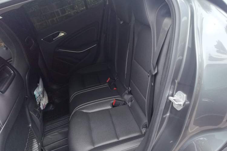 Used Mercedes-Benz GLA 2017 GLA 220 4MATIC Fashion Model Left Rear Seat