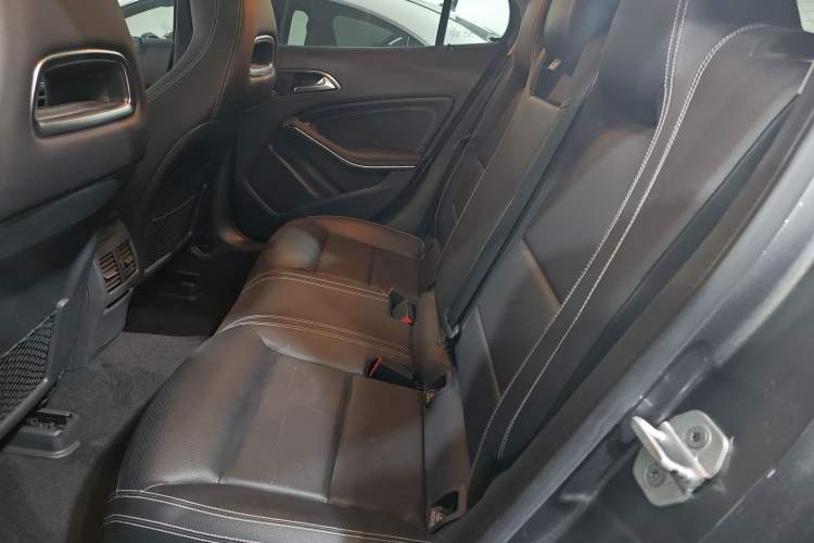 Used Mercedes-Benz GLA 2017 GLA 220 4MATIC Fashion Model Left Rear Seat
