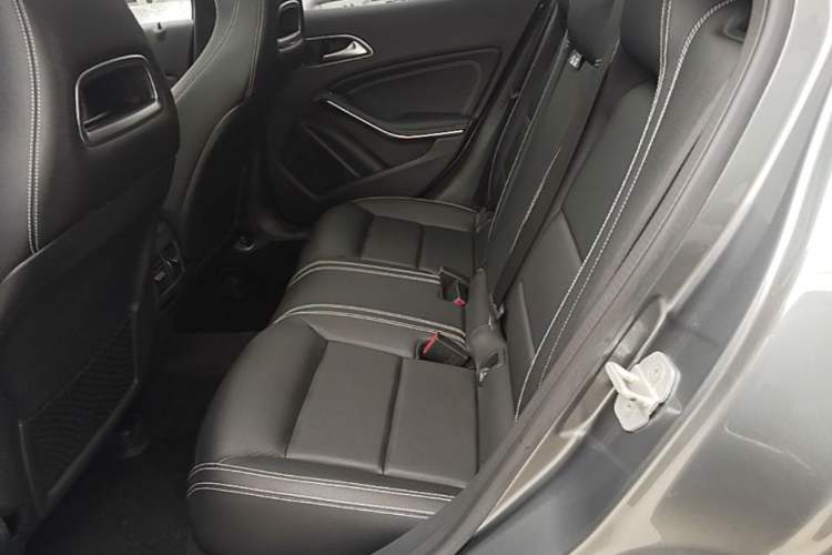 Used Mercedes-Benz GLA 2017 GLA 200 Fashion Model Left Rear Seat