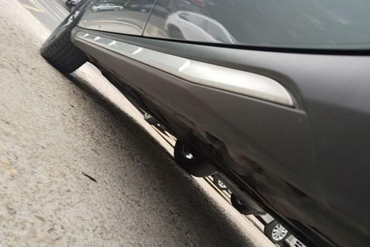 Used Mercedes-Benz GLA 2017 GLA 200 Fashion Model Left Side Sill