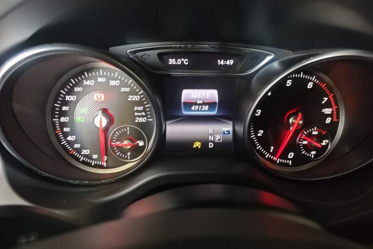Used Mercedes-Benz GLA 2017 GLA 200 Sport Edition Odometer Close Up