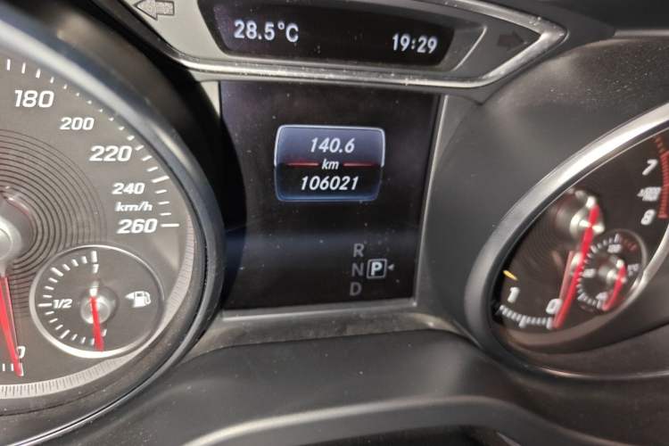 Used Mercedes-Benz GLA 2017 GLA 200 Sport Edition Odometer Close Up