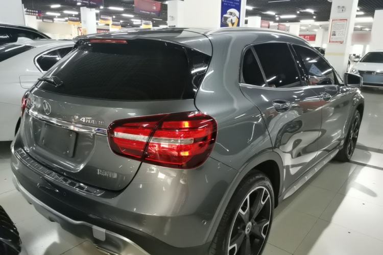 Used Mercedes-Benz GLA 2017 GLA 220 4MATIC Fashion Model Rear Right 45 Deg