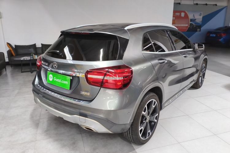 Used Mercedes-Benz GLA 2017 GLA 220 4MATIC Fashion Model Rear Right 45 Deg