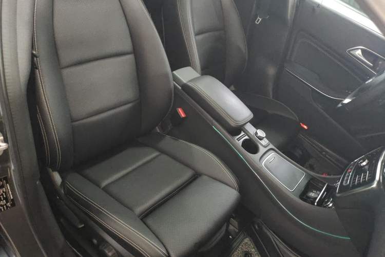 Used Mercedes-Benz GLA 2017 GLA 200 Sport Edition Right Front Seat