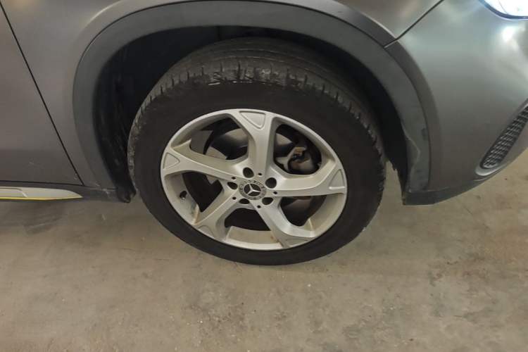 Used Mercedes-Benz GLA 2017 GLA 200 Sport Edition Right Front Wheel Hub
