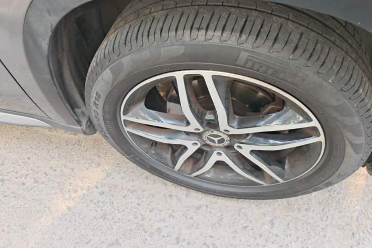 Used Mercedes-Benz GLA 2017 GLA 200 Fashion Model Right Front Wheel Hub