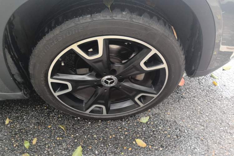 Used Mercedes-Benz GLA 2017 GLA 220 4MATIC Fashion Model Right Front Wheel Hub