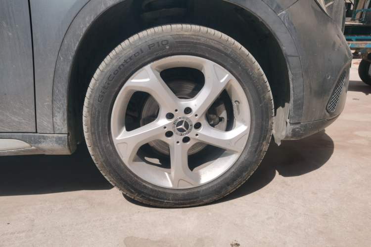 Used Mercedes-Benz GLA 2017 GLA 200 Sport Edition Right Front Wheel Hub