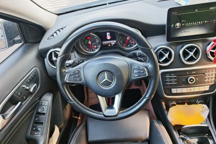 Used Mercedes-Benz GLA 2017 GLA 200 Fashion Model Steering Wheel