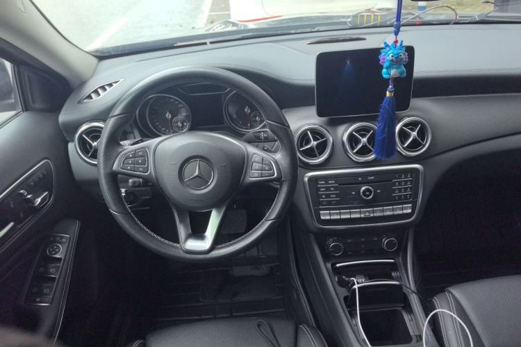Used Mercedes-Benz GLA 2017 GLA 220 4MATIC Fashion Model Steering Wheel