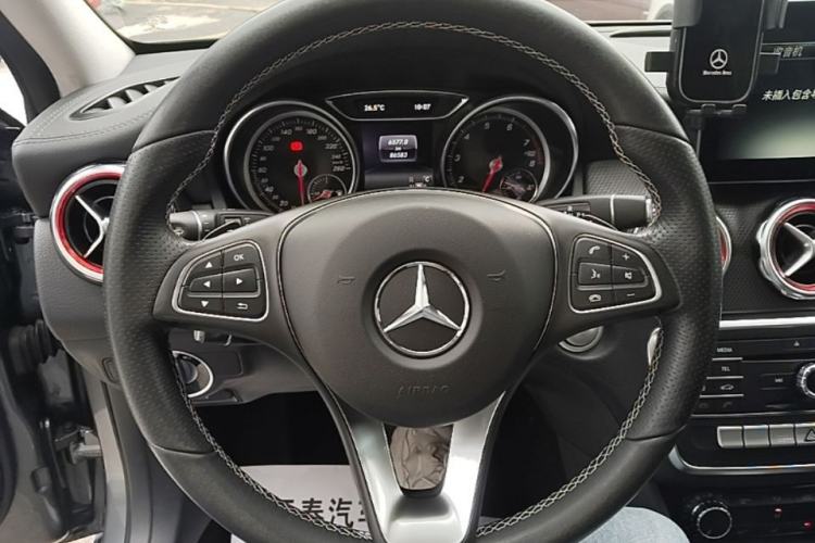 Used Mercedes-Benz GLA 2017 GLA 200 Fashion Model Steering Wheel