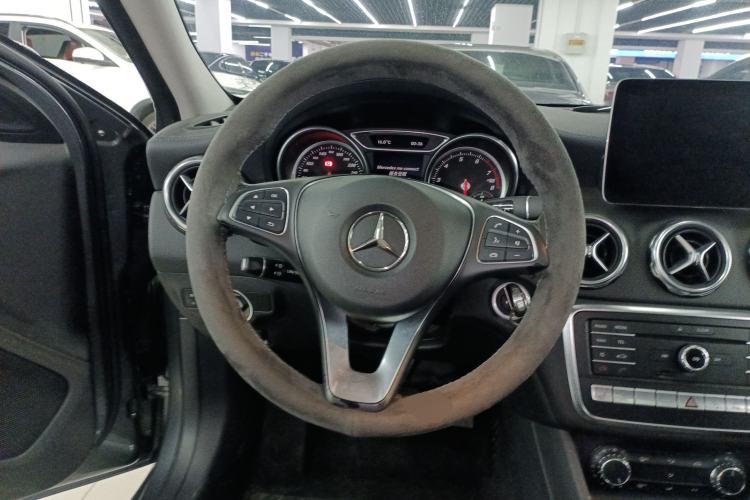 Used Mercedes-Benz GLA 2017 GLA 220 4MATIC Fashion Model Steering Wheel
