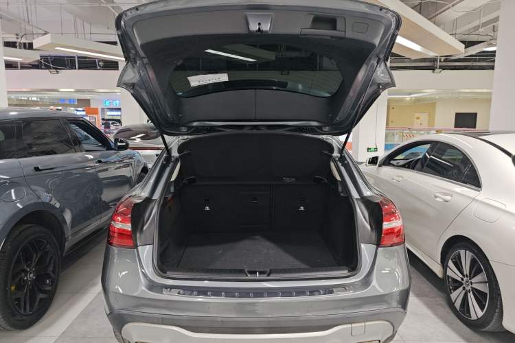 Used Mercedes-Benz GLA 2017 GLA 220 4MATIC Fashion Model Trunk