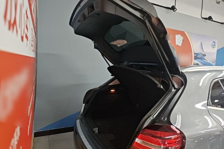 Used Mercedes-Benz GLA 2017 GLA 220 4MATIC Fashion Model Trunk