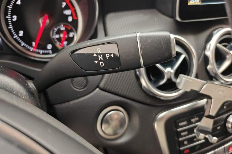 Used Mercedes-Benz GLA 2017 GLA 200 Sport Edition Gear Lever