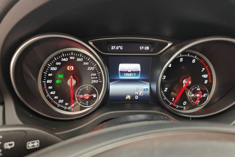 Used Mercedes-Benz GLA 2017 GLA 200 Sport Edition Odometer Close Up
