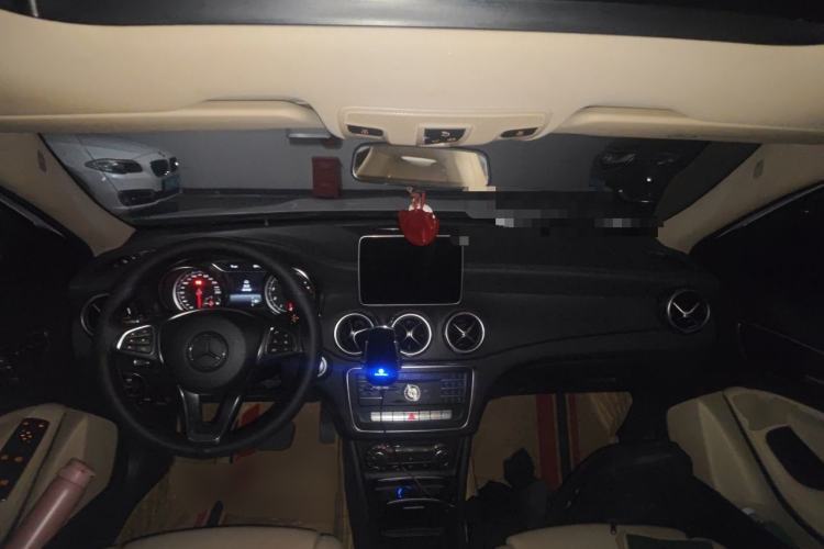 Used Mercedes-Benz GLA 2017 GLA 200 Sport Edition Center Console