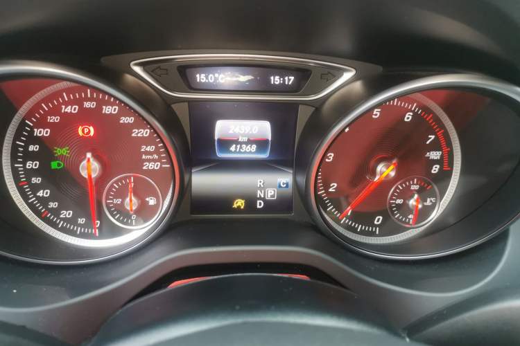 Used Mercedes-Benz GLA 2017 GLA 200 Sport Edition Odometer Close Up