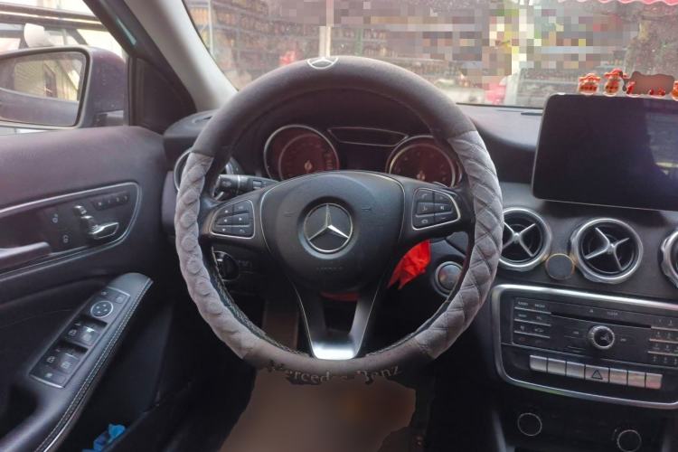 Used Mercedes-Benz GLA 2017 GLA 200 Sport Edition Steering Wheel