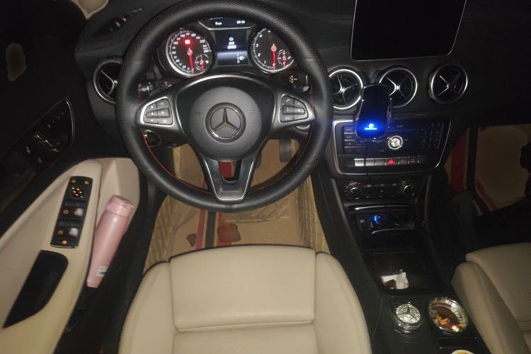 Used Mercedes-Benz GLA 2017 GLA 200 Sport Edition Steering Wheel