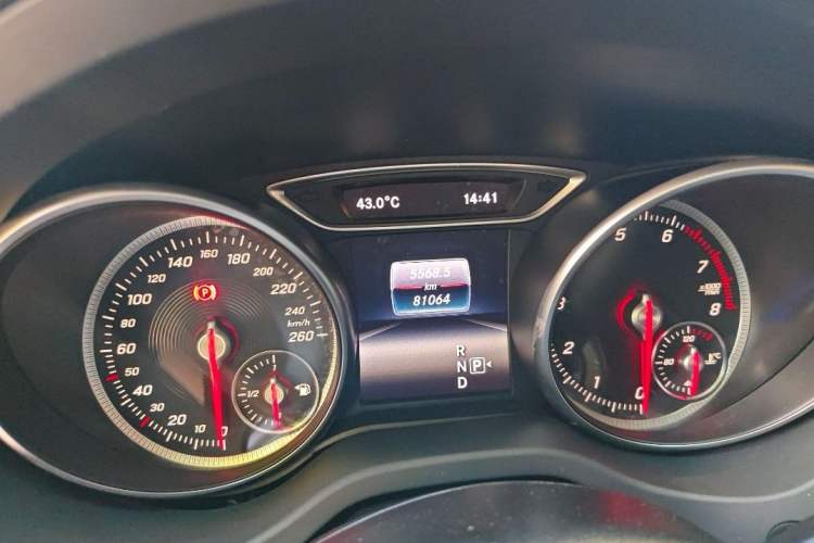 Used Mercedes-Benz GLA 2017 GLA 200 Sport Edition Odometer Close Up