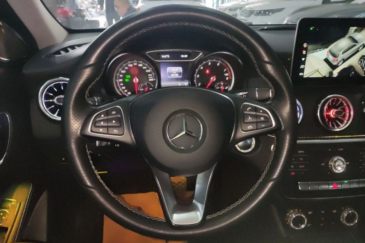Used Mercedes-Benz GLA 2017 GLA 200 Sport Edition Steering Wheel