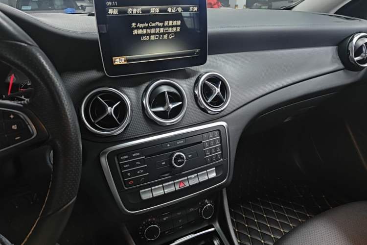 Used Mercedes-Benz GLA 2017 GLA 200 Fashion Model Audio And AC Panel