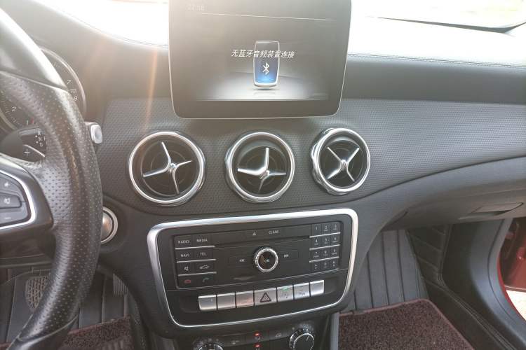 Used Mercedes-Benz GLA 2017 GLA 200 Sport Edition Audio And AC Panel