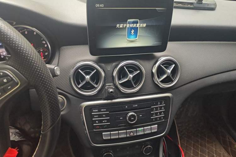 Used Mercedes-Benz GLA 2017 GLA 200 Sport Edition Audio And AC Panel