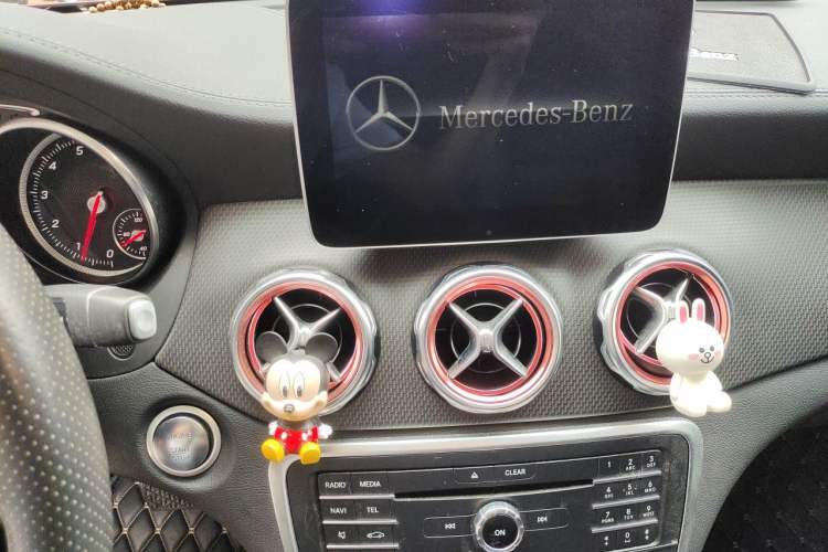 Used Mercedes-Benz GLA 2017 GLA 220 4MATIC Fashion Model Audio And AC Panel
