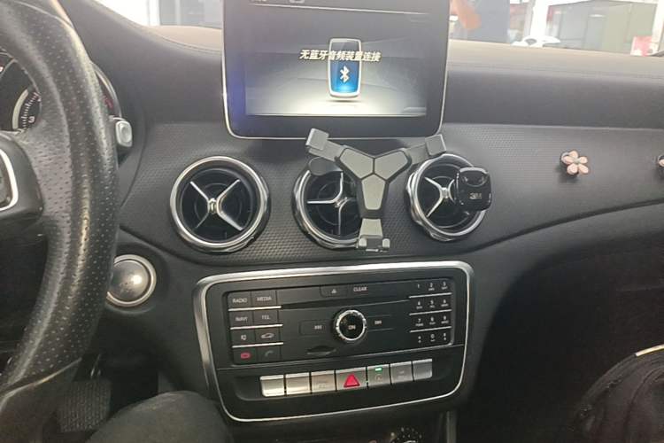 Used Mercedes-Benz GLA 2017 GLA 200 Fashion Model Audio And AC Panel