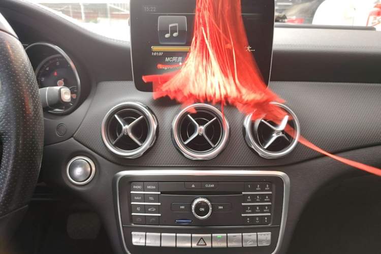 Used Mercedes-Benz GLA 2017 GLA 220 4MATIC Luxury Model Audio And AC Panel