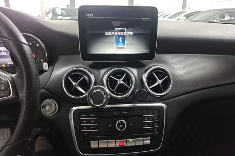 Used Mercedes-Benz GLA 2017 GLA 200 Sport Edition Audio And AC Panel