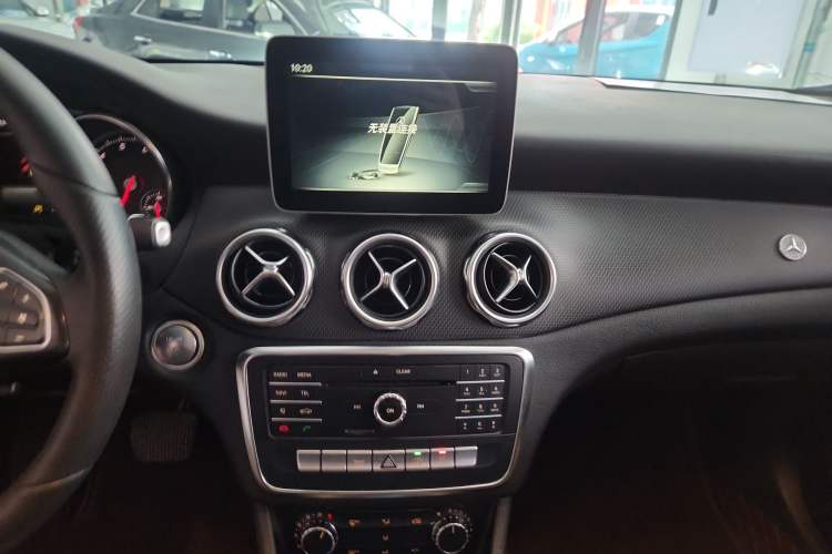 Used Mercedes-Benz GLA 2017 GLA 200 Sport Edition Audio And AC Panel