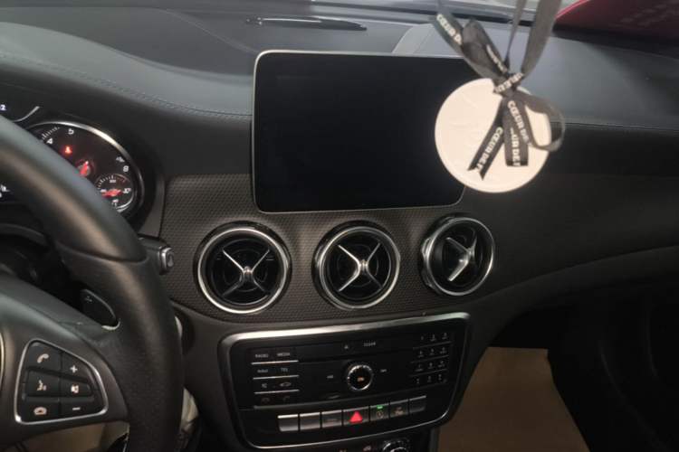 Used Mercedes-Benz GLA 2017 GLA 200 Fashion Model Audio And AC Panel
