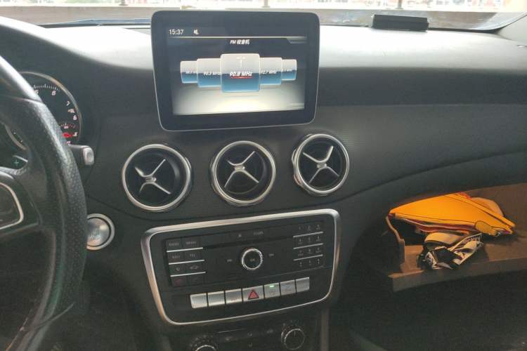 Used Mercedes-Benz GLA 2017 GLA 200 Sport Edition Audio And AC Panel