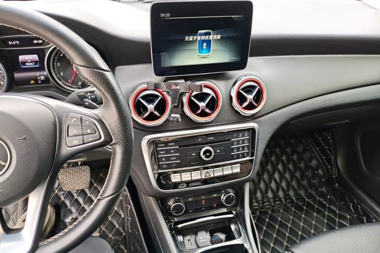 Used Mercedes-Benz GLA 2017 GLA 200 Sport Edition Audio And AC Panel