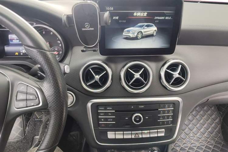 Used Mercedes-Benz GLA 2017 GLA 200 Fashion Model Audio And AC Panel