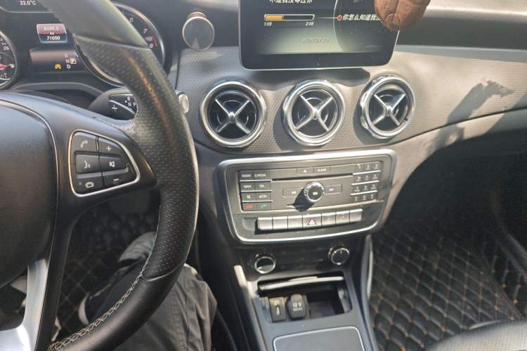 Used Mercedes-Benz GLA 2017 GLA 200 Sport Edition Audio And AC Panel