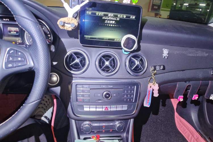 Used Mercedes-Benz GLA 2017 GLA 200 Sport Edition Audio And AC Panel
