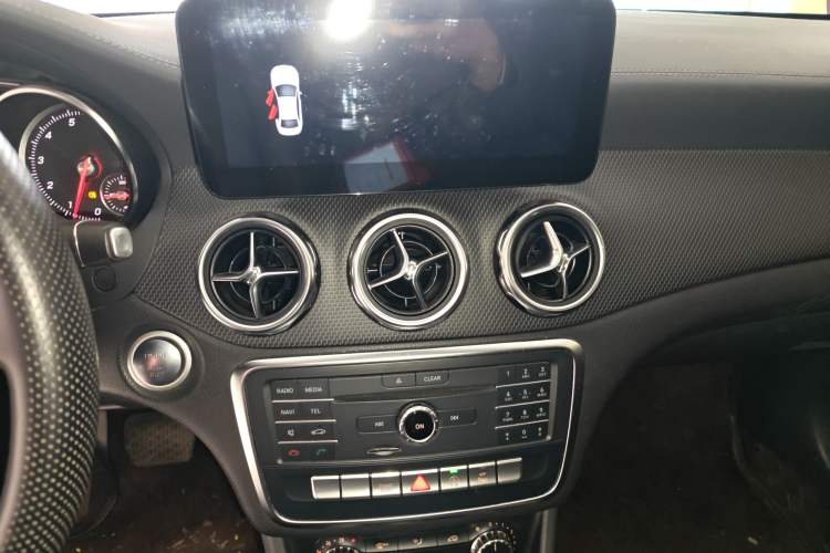 Used Mercedes-Benz GLA 2017 GLA 200 Fashion Model Audio And AC Panel